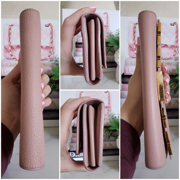 **SOLD** Authentic Pre-owned Louis Vuitton Capucines Flap Wallet - Picture 8 of 16